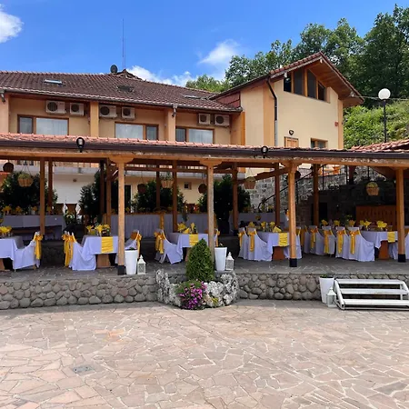 комплекс ливадите אתר נופש Deredzhik-Koy